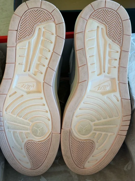 AIR JORDAN 1 ELEVATE LOW  SIZE 8 
EUC Always kept in ORIGINAL BOX - Picture 7 of 11